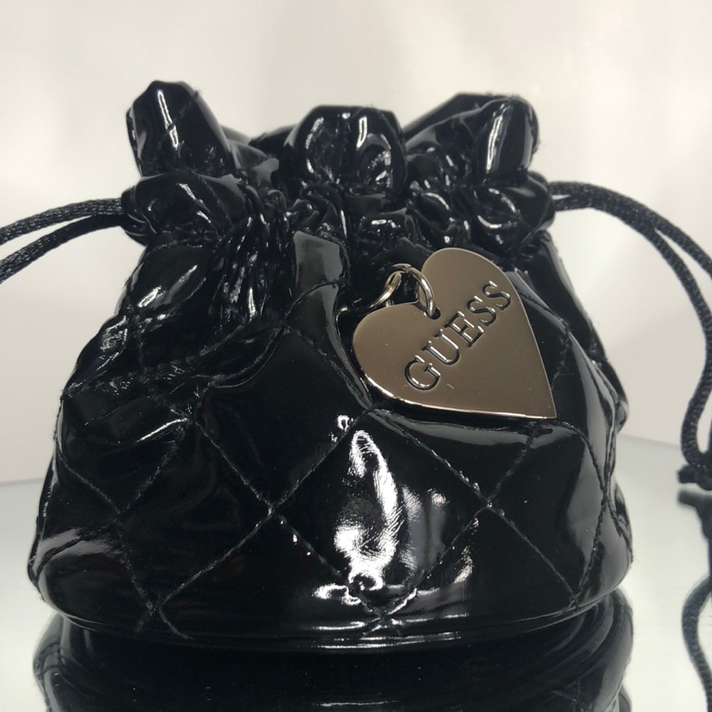 GUESS POUCH